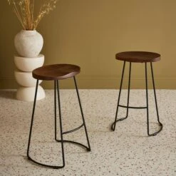 Tabouret De Bars Bois De Manguier Et Acier, Repose Pieds, 65cm (lot De 2) Couleur : Teinté Noyer