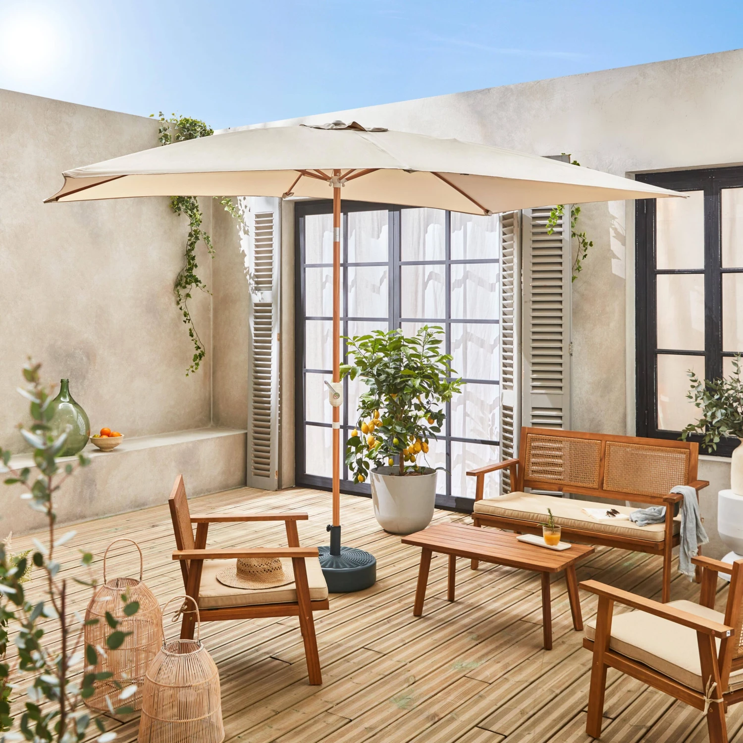 Parasol Rectangulaire 2x3m, Mât Effet Bois Couleur : Sable 1 Parasol Rectangulaire 2x3m, Mât Effet Bois Couleur : Sable