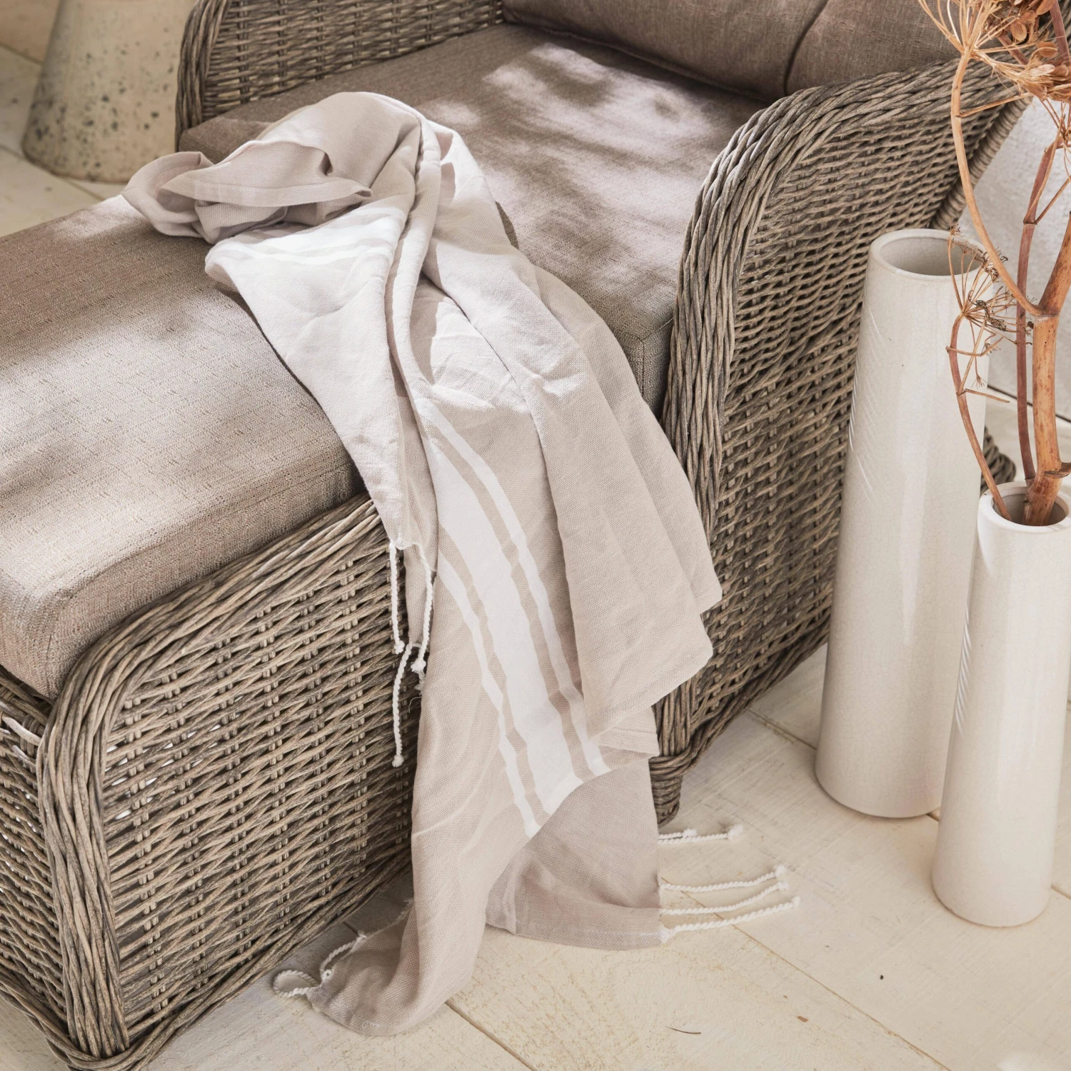 Fauteuil De Jardin Avec Repose Pieds Résine Tressée Ronde (lot De 2) 2 Fauteuil De Jardin Avec Repose Pieds Résine Tressée Ronde (lot De 2) – Image 2